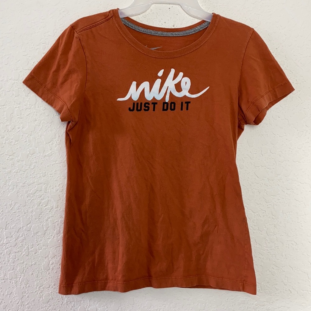 ✅Women Nike Shirt Size M